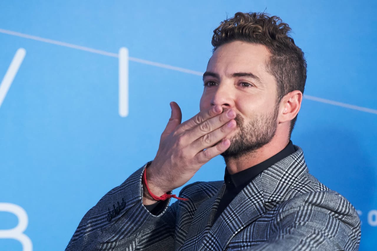 Así que el intérprete de ‘Dígale’ no tardó en desmentir ese hecho.