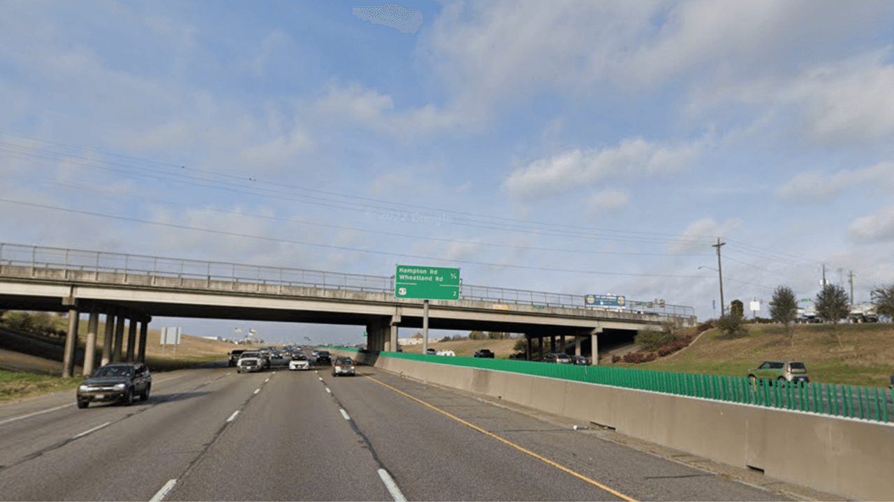 Queda atrapada una persona dentro de su carro en un choque en la I-20 y muere