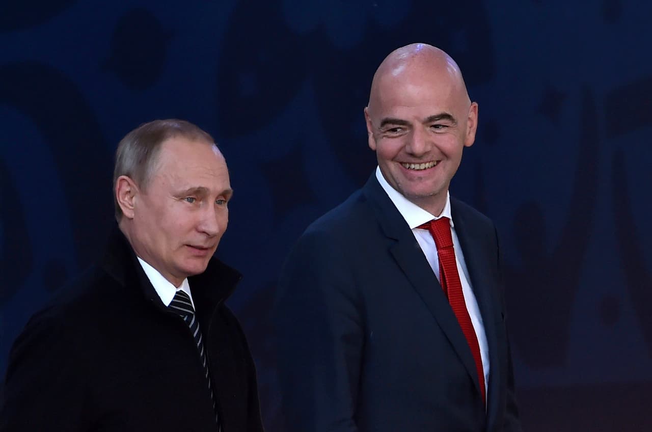 Protocolariamente, Infantino entregará la copa junto a Vladimir Putin.