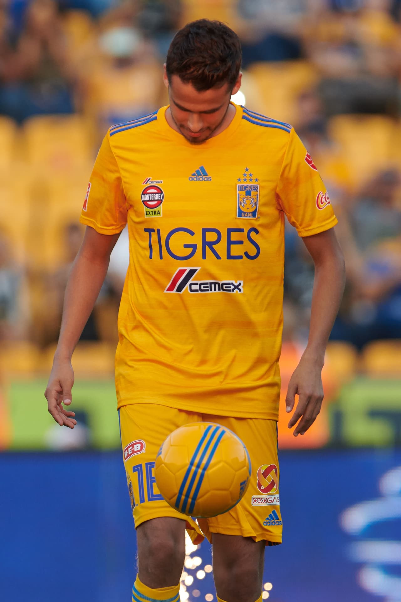 Reyes ya vistió por primera ocasión la casaca de los Felinos y portará el dorsal '18'.