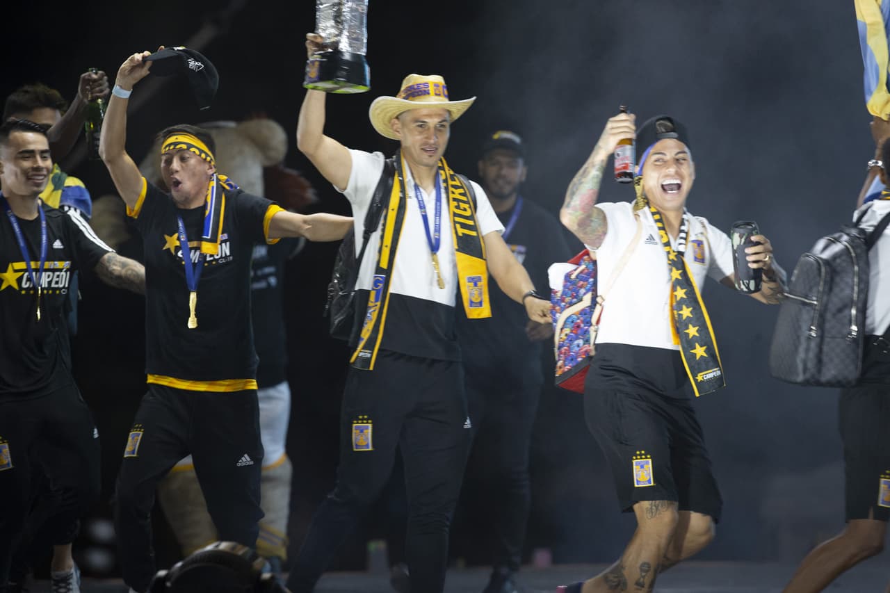 El mismo caso, es el de Jorge Torres Nilo, ‘el Pechu’ también cuenta con cinco títulos en su vitrina personal.