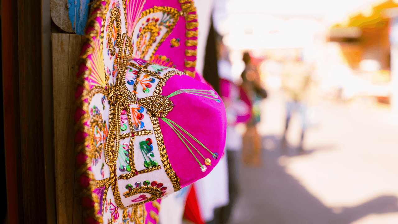 <h2 class="cms-H2-H2">Cinco de Mayo Concert en Trader’s Village</h2>
<br>📍Trader’s Village
<br>9333 Southwest Loop 410 
<br>
<br>El domingo 5 de mayo, Trader’s Village tendrá un evento gratis de 11:30 am a 5 pm. Aquí habrá conciertos de grupos como Las Fenix, Conjunto Cats y Culture Jam SA. Habrá comida, baile, y también mariachi. 
<br>