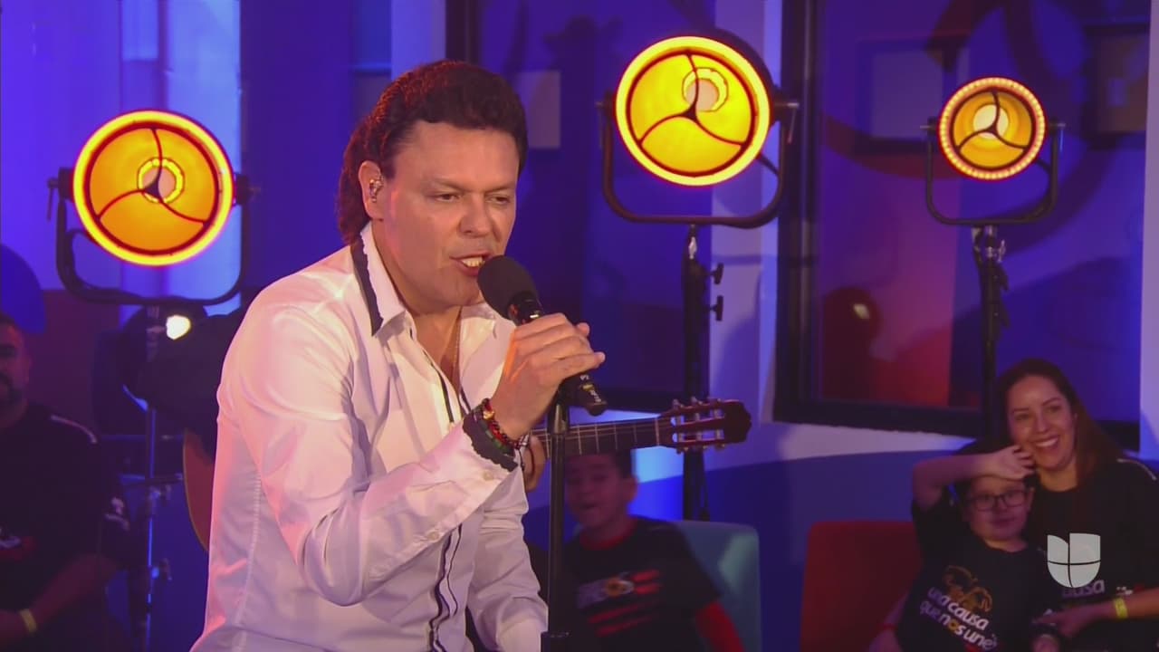 ‘Mi forma de sentir’ en versión acústica fue el tema que interpretó Pedro Fernández.