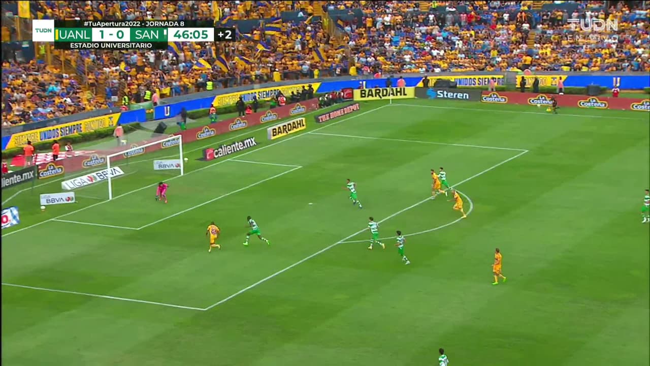 ¡TIRO ATAJADO! disparo por Luis Quiñones.