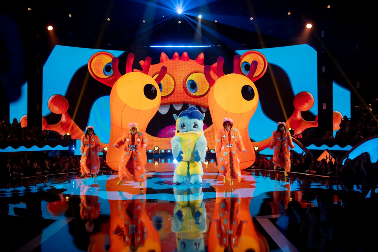 Posteriormente tocó el turno a José Ramonstruo, un enorme monstruo muy tierno que confesó estar cumpliendo uno de sus grandes sueños al ser parte de ¿Quién Es La Máscara? 2024