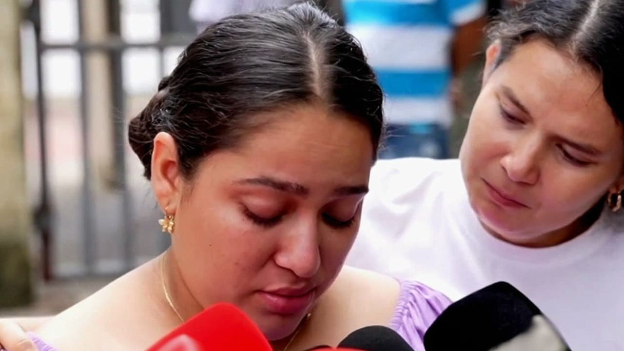 En Colombia dos hombres en motocicleta comenzaron a disparar por la ventana: Una pequeña de dos años perdió la vida mientras jugaba 