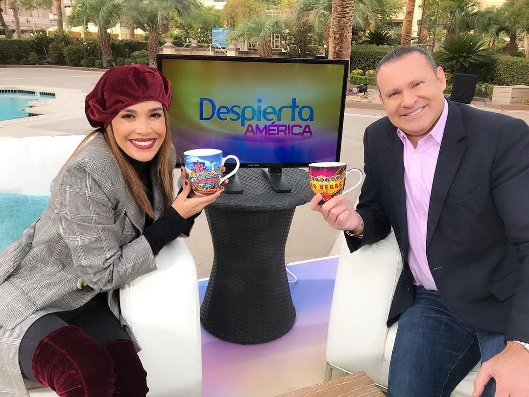 Él lo confirmó en el serial del show, '¿Quiénes somos?', dónde le abrió él corazón a Karla Martínez y le contó las más felices y triste experiencias personales por las que ha pasado en sus 49 años de vida.