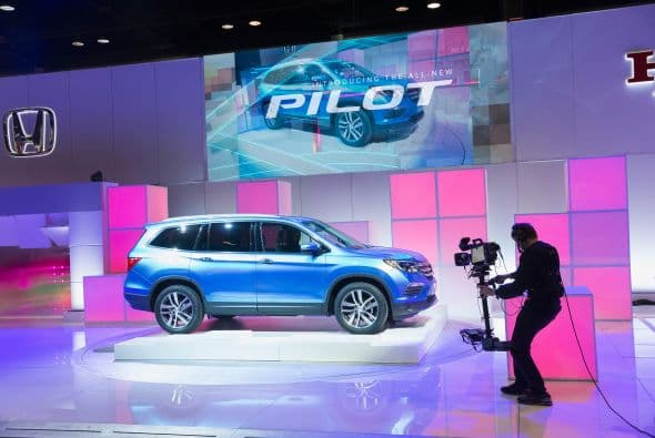 La Pilot es uno de los productos más importantes de la marca japonesa en Norteamérica al ser uno de los vehículos de más ventas de la marca. La Honda Pilot 2016 estará disponible en Estados Unidos en el verano en un segmento muy competitivo.