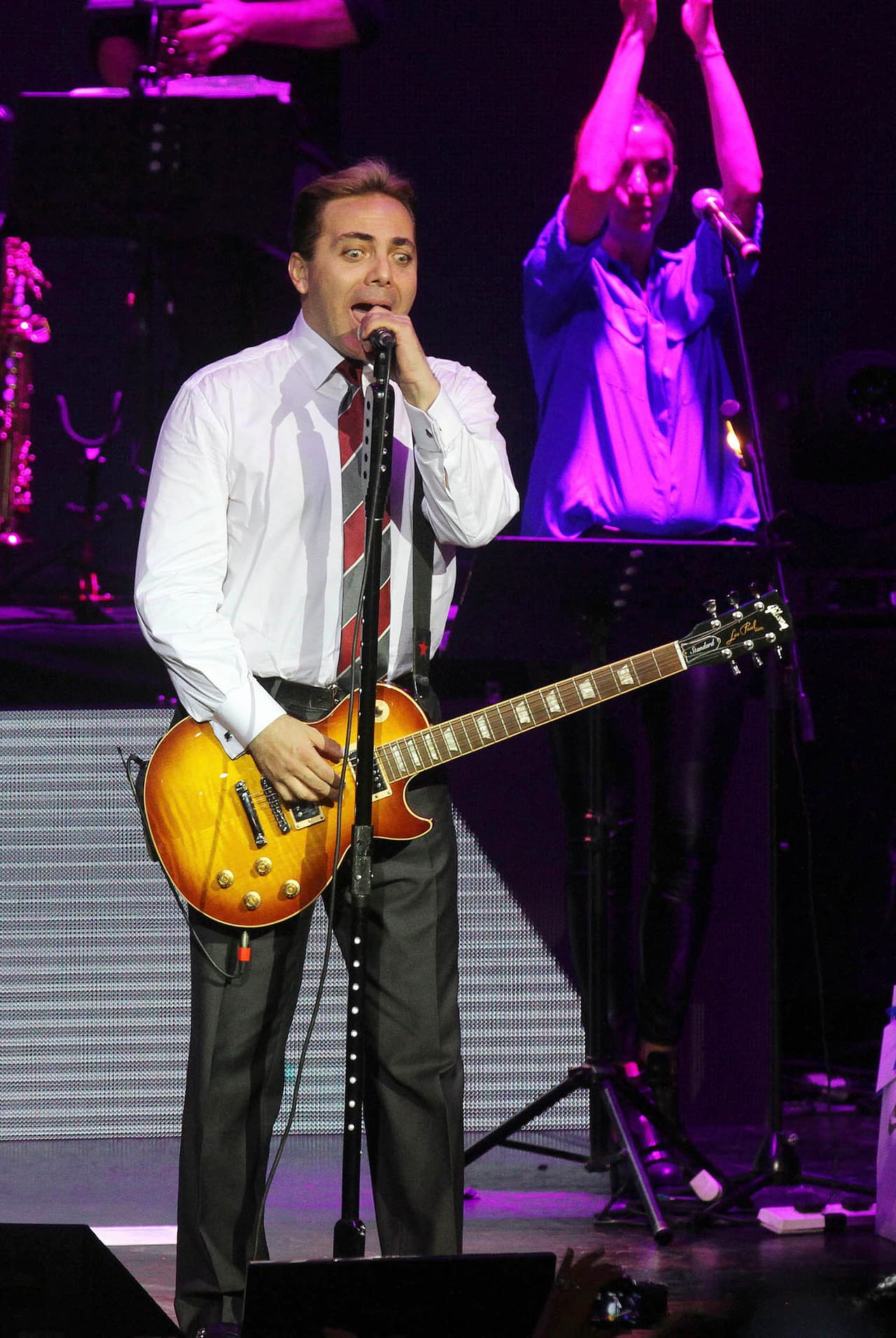 A tan sólo unos días de Nochebuena, el cantante no ha confirmado si asistirá a tan importante evento.