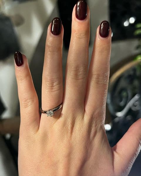 En una de las instantáneas, Ishiwara presumió el anillo de compromiso con el que Kiko le pidió que sea su esposa.