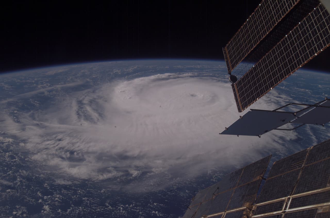El huracán Frances visto desde la Estación Espacial Internacional