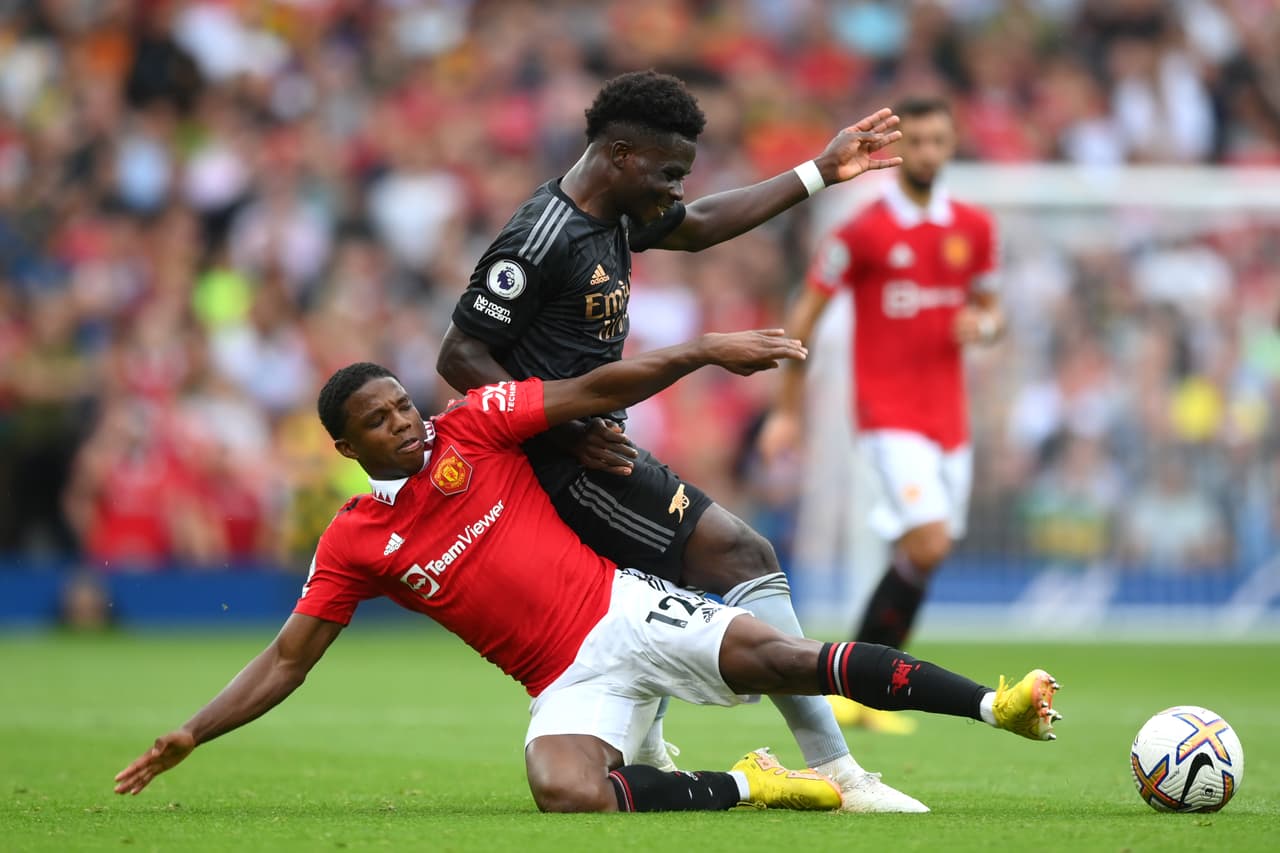 Manchester United venció al Arsenal con un doblete de Marcus Raschord y otro tanto de Antony, quien tuvo así un debut de ensueño.