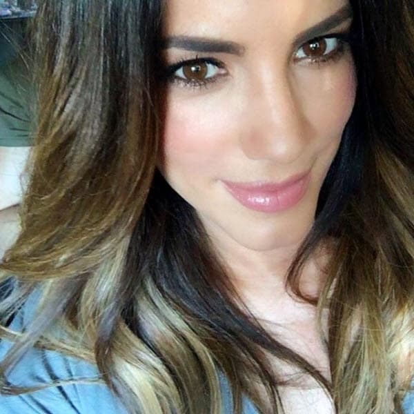 Desde su 
<a href="https://www.univision.com/series/la-piloto/arap-bethke-ha-conquistado-famosos-corazones-fotos">ruptura con Arap Bethke</a>, a Espino no se le había visto en una relación formal, pero esto cambió gracias a Mayol.