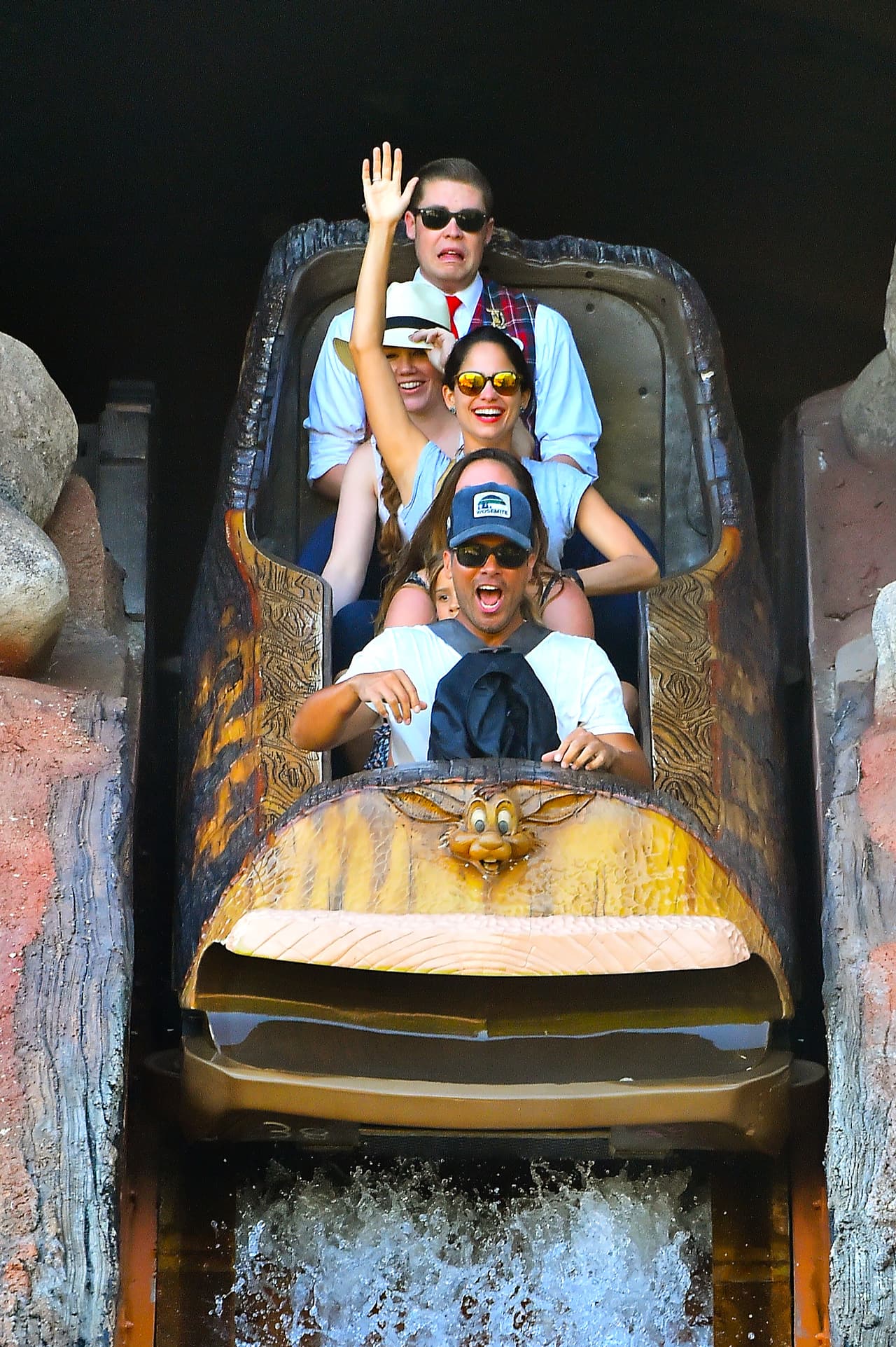 ¡Se subieron al Splash Mountain!