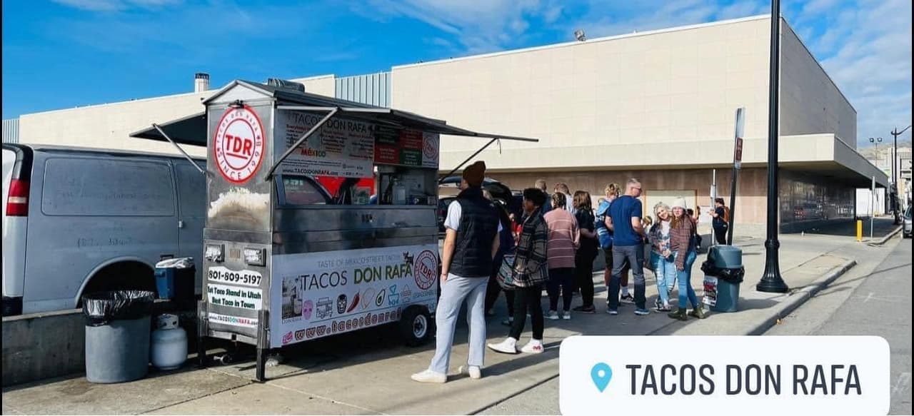 Su comida se convirtió en un éxito total, ya que el sasón es muy especial.