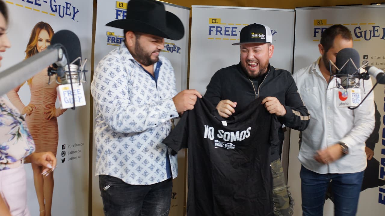 Roberto Tapia llegó al Free-guey show con nuevo sencillo y se armó tremenda fiesta.