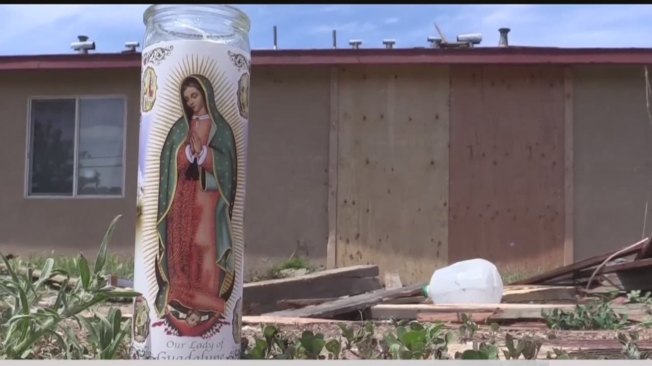 Una madre y sus dos hijas murieron después de que un auto chocó contra una casa en Modesto