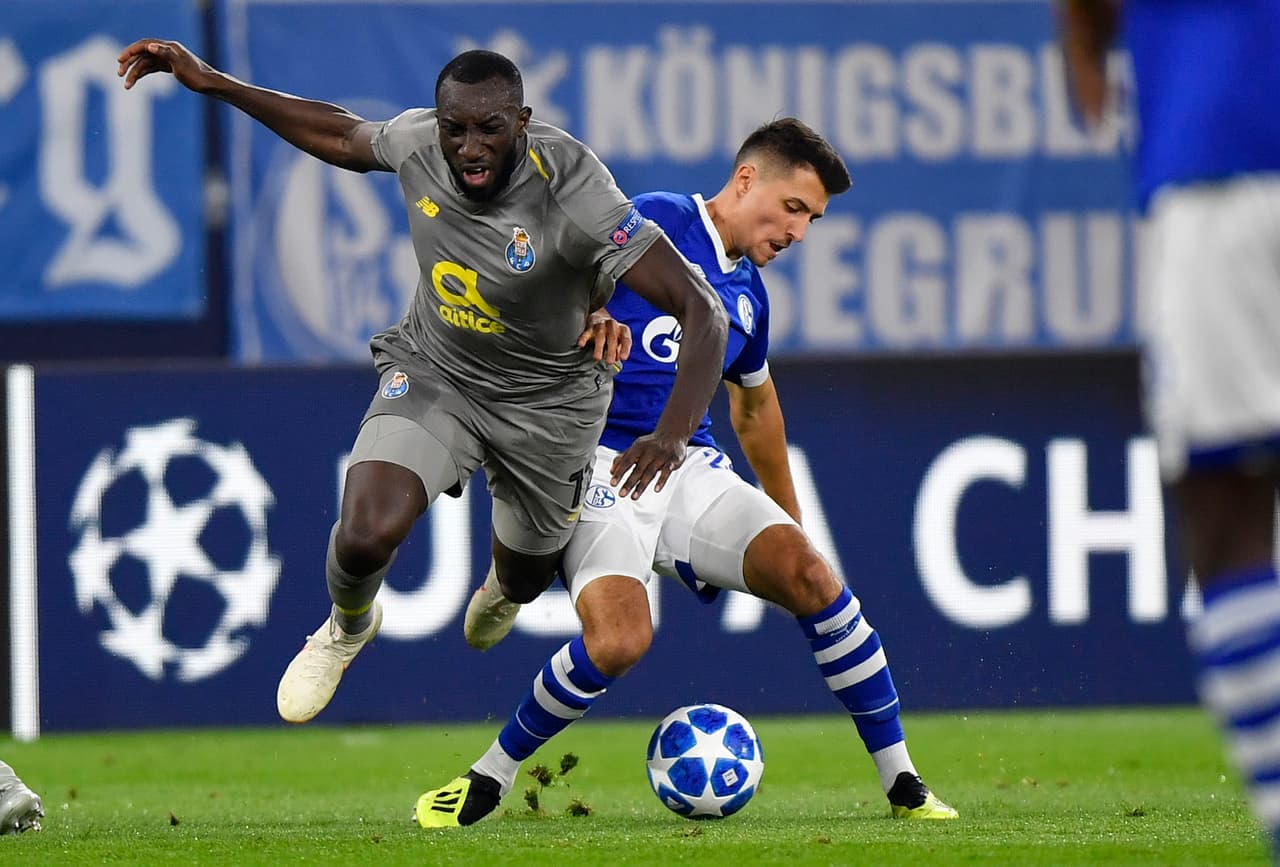 Vincent Aboubakar era la referencia en el área rival para el Porto y comenzaban a buscarlo en el juego aéreo.