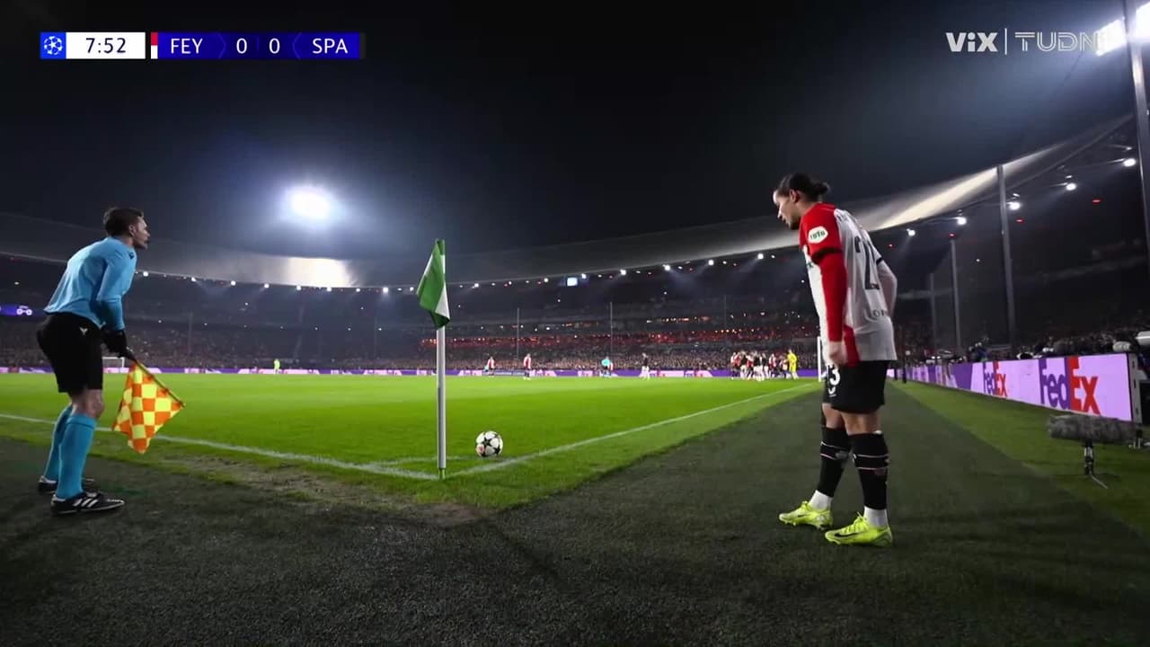 ¡Gol del Feyenoord! Trauner abre el marcador en el Feyenoord Stadium