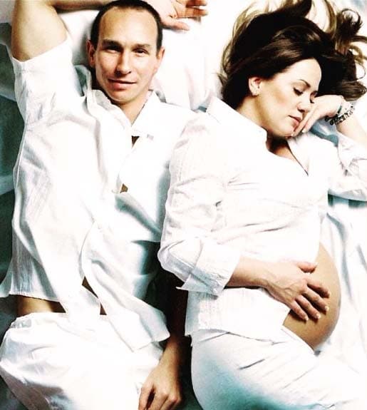 Andrea Legarreta confirmó su segundo embarazo en agosto del 2006 mientras conducía 'Hoy'.