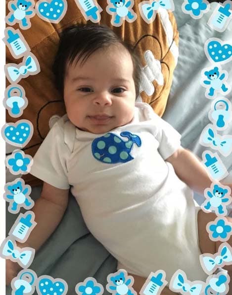 Esos cachetitos son como para comerse.