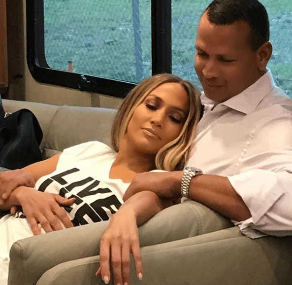 Agregó que A-Rod quiere construir una vida junto a ella... "lo que nunca me había pasado... 
<b><a href="https://www.univision.com/especiales/premios-juventud/que-hace-a-marc-anthony-tan-atractivo-sus-ex-revelan-el-secreto">Nunca tuve alguien que quisiera que yo brillara y creciera</a></b>. Creo que haberlo tenido en mi vida he hecho la diferencia en todo lo que me ha pasado desde hace un año".