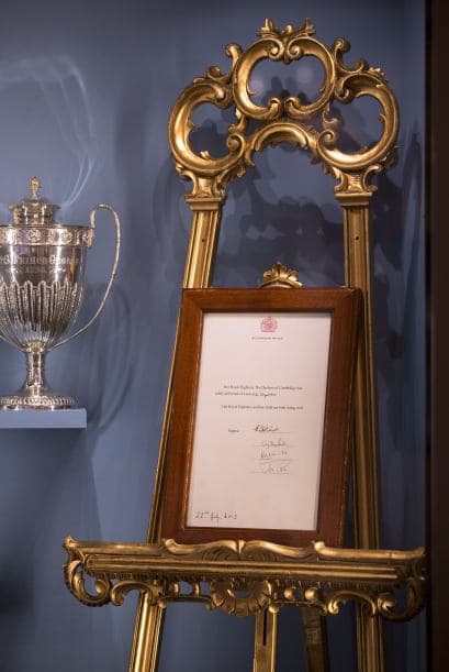 El periodo de exposición abarca desde Jorge IV al príncipe Jorge de Cambridge.