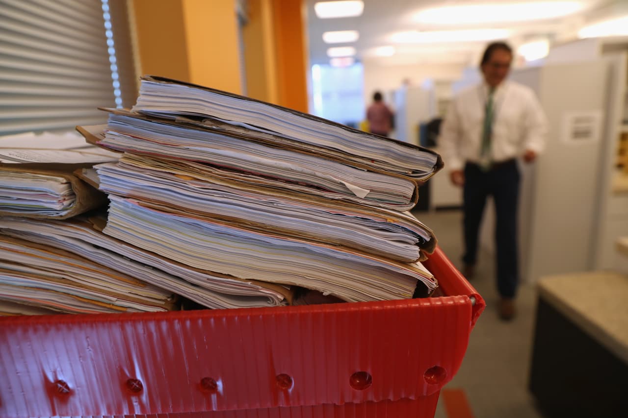 Hasta 20 años para una residencia: estos son los casos de inmigración con más tiempo de espera