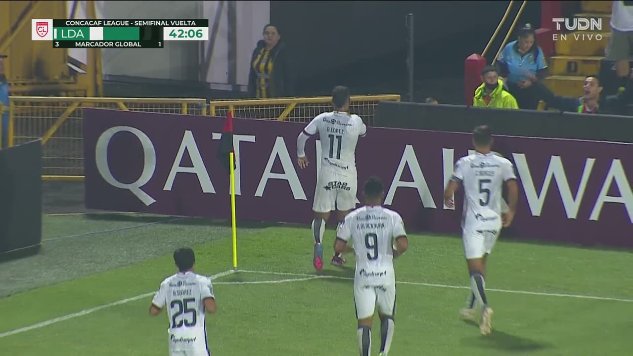 ¡Empata Alajuelense! Riflazo de Alexander que se cuela para el 1-1