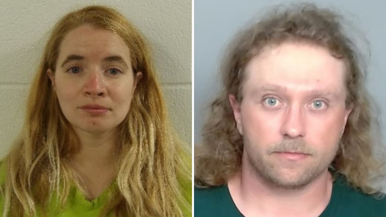 Hija confiesa asesinar a su madre y su padrastro en el condado Medina; su pareja le ayudó