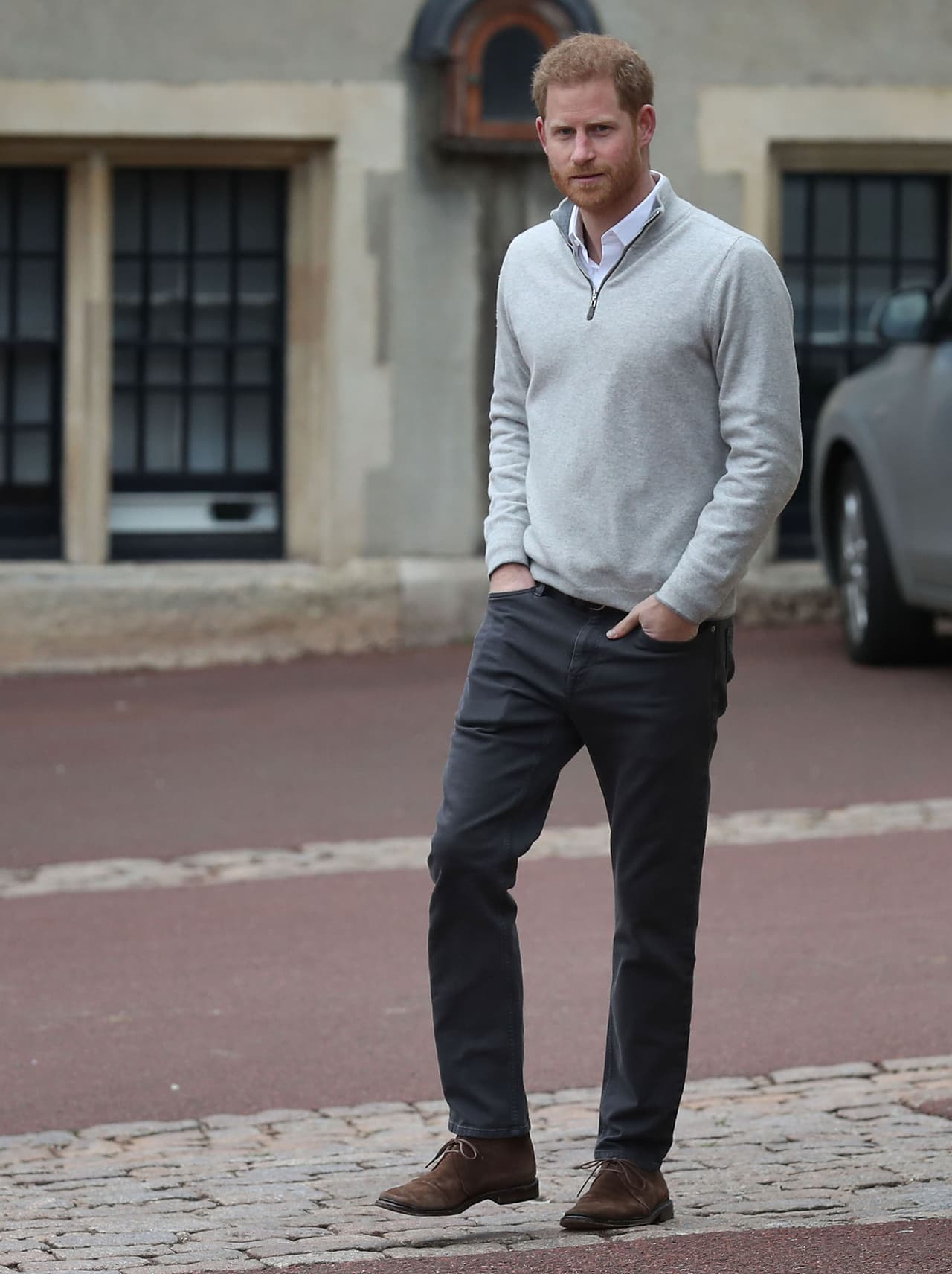 Todos los gestos del príncipe Harry al anunciar el nacimiento de su bebé con Meghan Markle el 6 de mayo de 2019.