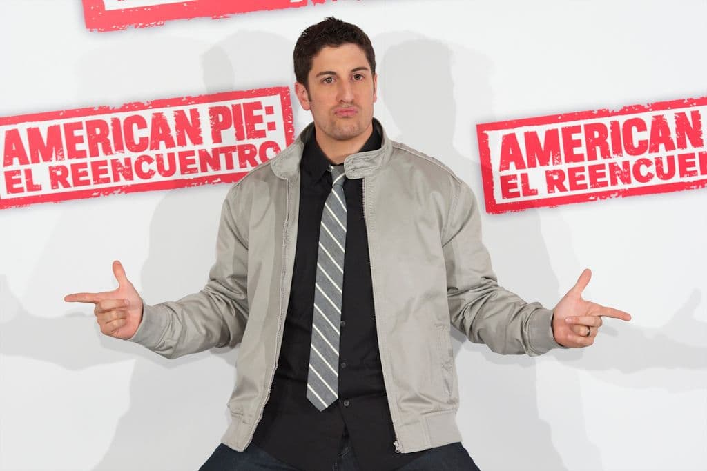 Biggs reveló en septiembre de 2018 en el podcast ‘The Armchair Expert’ que su despido por Nickelodeon y la sustitución de su voz por la de Seth Green se debió a una serie de chistes con humor negro en su Twitter y que generaron muchas llamadas al canal para pedir su cese.