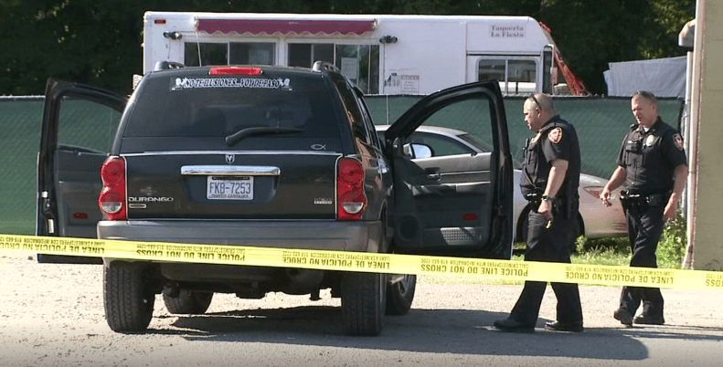 Hallan el cadáver de un hombre dentro de un vehículo en Durham