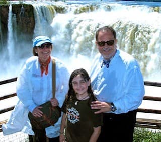 Mía llegó a complementar su matrimonio y se ha convertido en una chica aventurera como Raúl y Mily. El Gordo compartió en las redes sociales este recuerdo de sus vacaciones en Brasil.