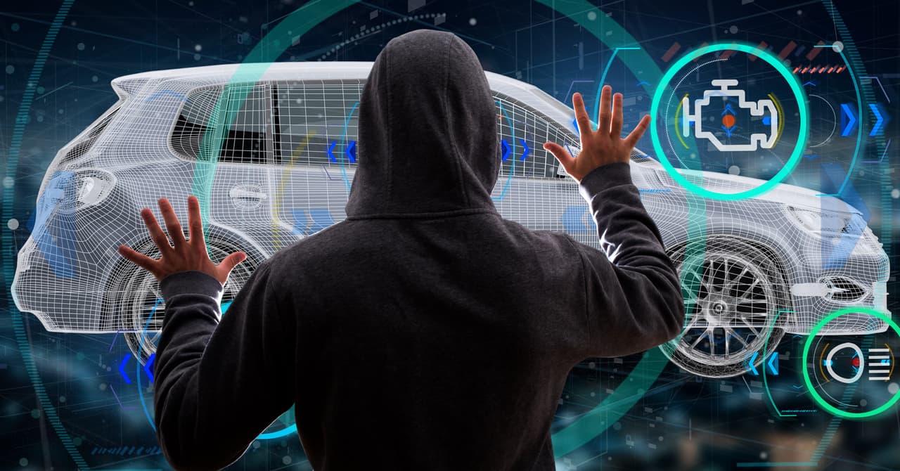 <b>Toma conciencia de que tu carro es vulnerable.</b> Hoy en día, ningún dispositivo o aparato es inmune a ser manipulado. El advenimiento de la informática y las comunicaciones inalámbricas han abierto una puerta a las partes más profundas de los sistemas, incluyendo los que gobiernan los carros modernos. Dependiendo del grado de digitalización, este presentará muchos o pocos puntos vulnerables. Es importante saber de que existen y permanecer alerta ante cualquier sospecha.