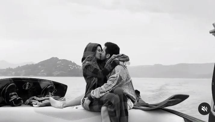 Aunque es la primera vez que Belinda le pide a sus fans interceder para que el cantante mantenga su look, ya ha habido otras ocasiones en las que los intérpretes se declaran su amor a través de los comentarios de Instagram.