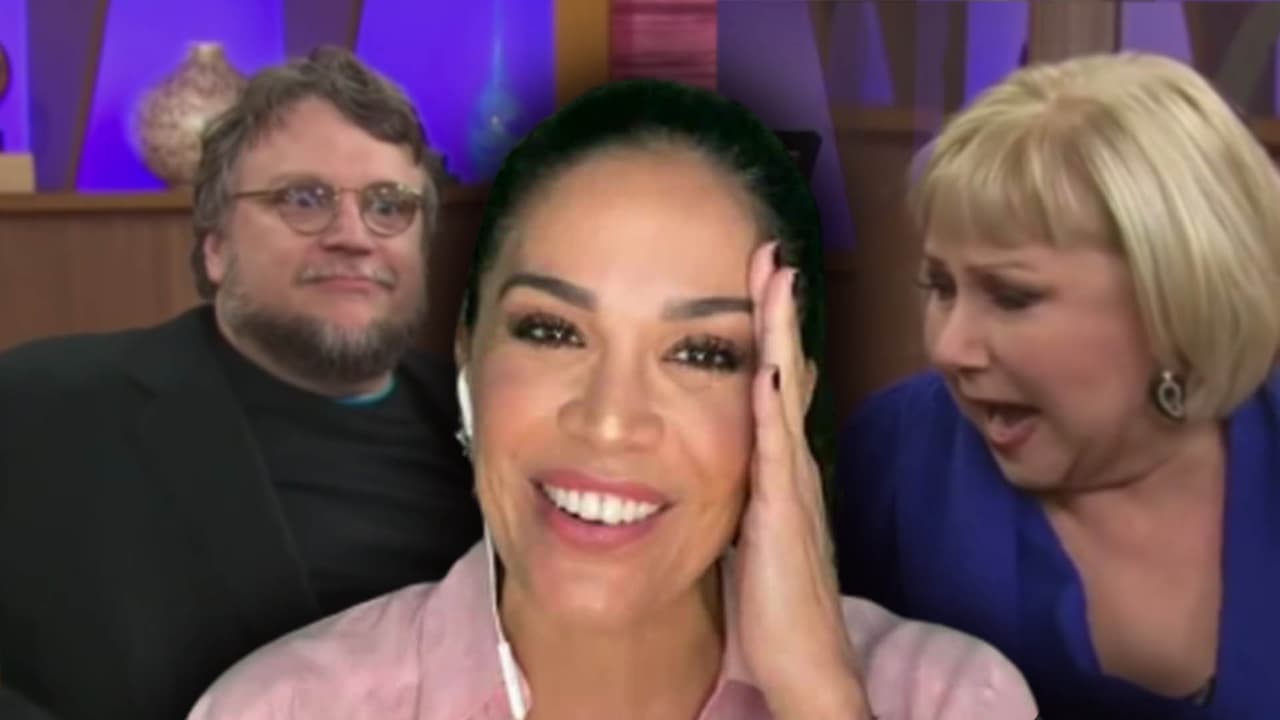 "Moríamos de risa": Karla Martínez por el día que Guillermo del Toro y Cristina nos rompieron el sillón