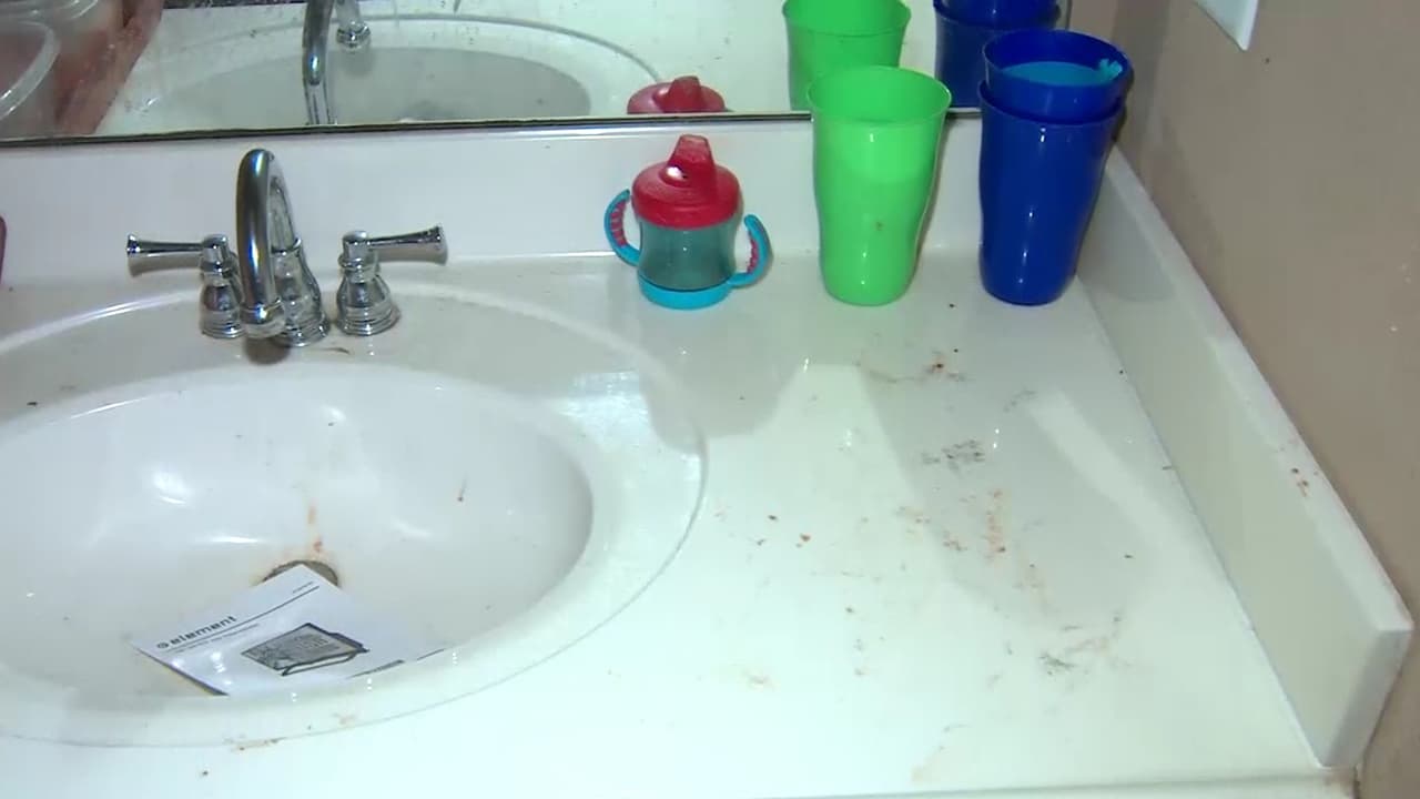 Todos los menores discapacitados que fueron rescatados por las autoridades estaban mal nutridos.