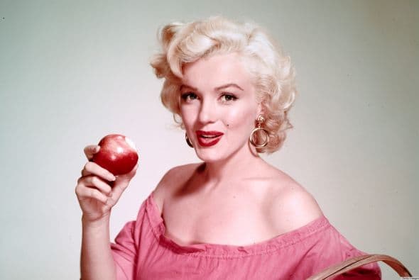 26- Marilyn Monroe. Su muerte por sobredosis de barbitúricos fue calificada de suicidio, y hasta de asesinato, pero sin embargo refleja sus tumultuosos problemas personales.