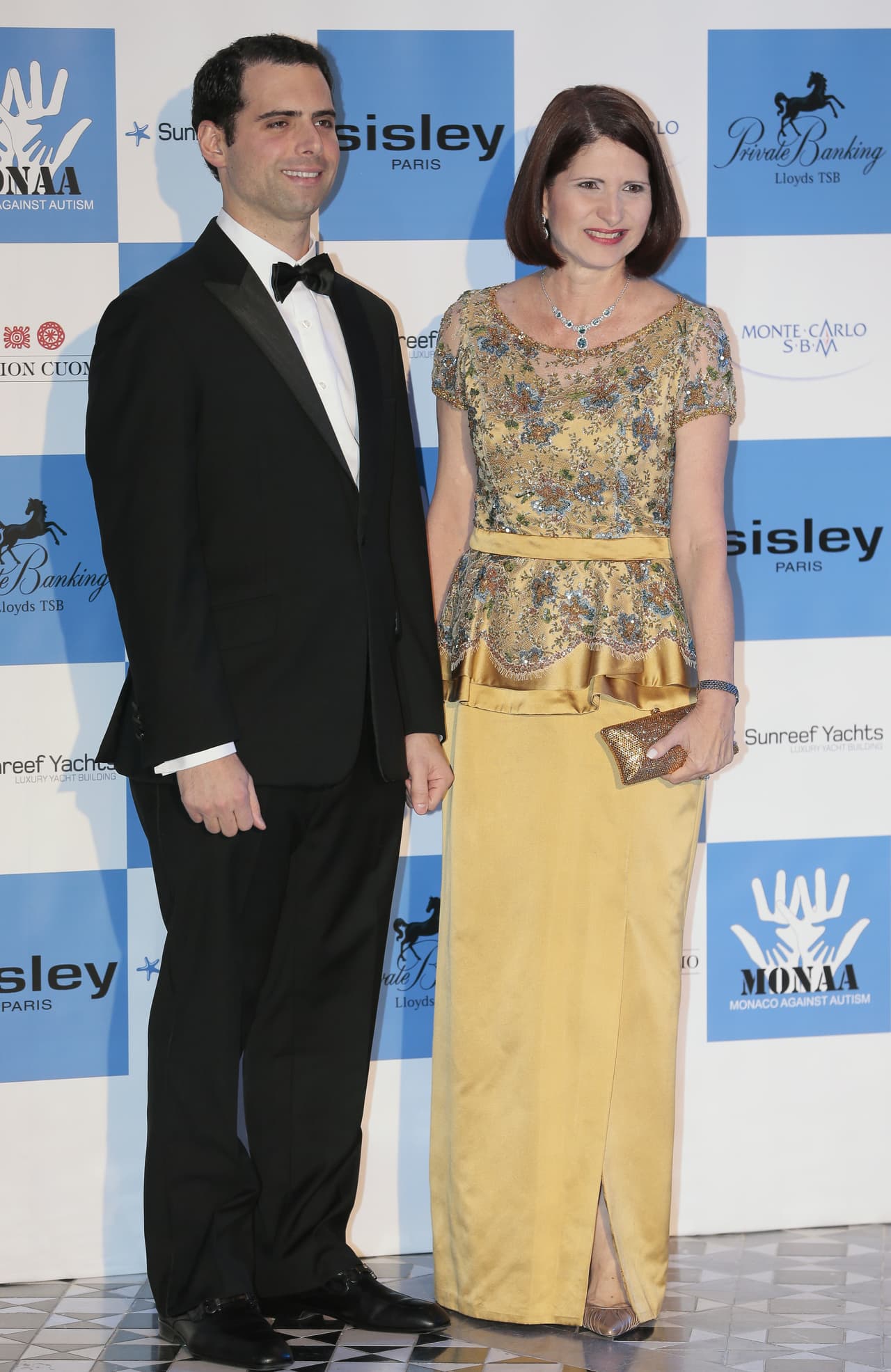 Ricardo Martinelli y a su madre, Martha Linares, posan en el Monte Carlo Sporting Club de Mónaco, en noviembre de 2013.