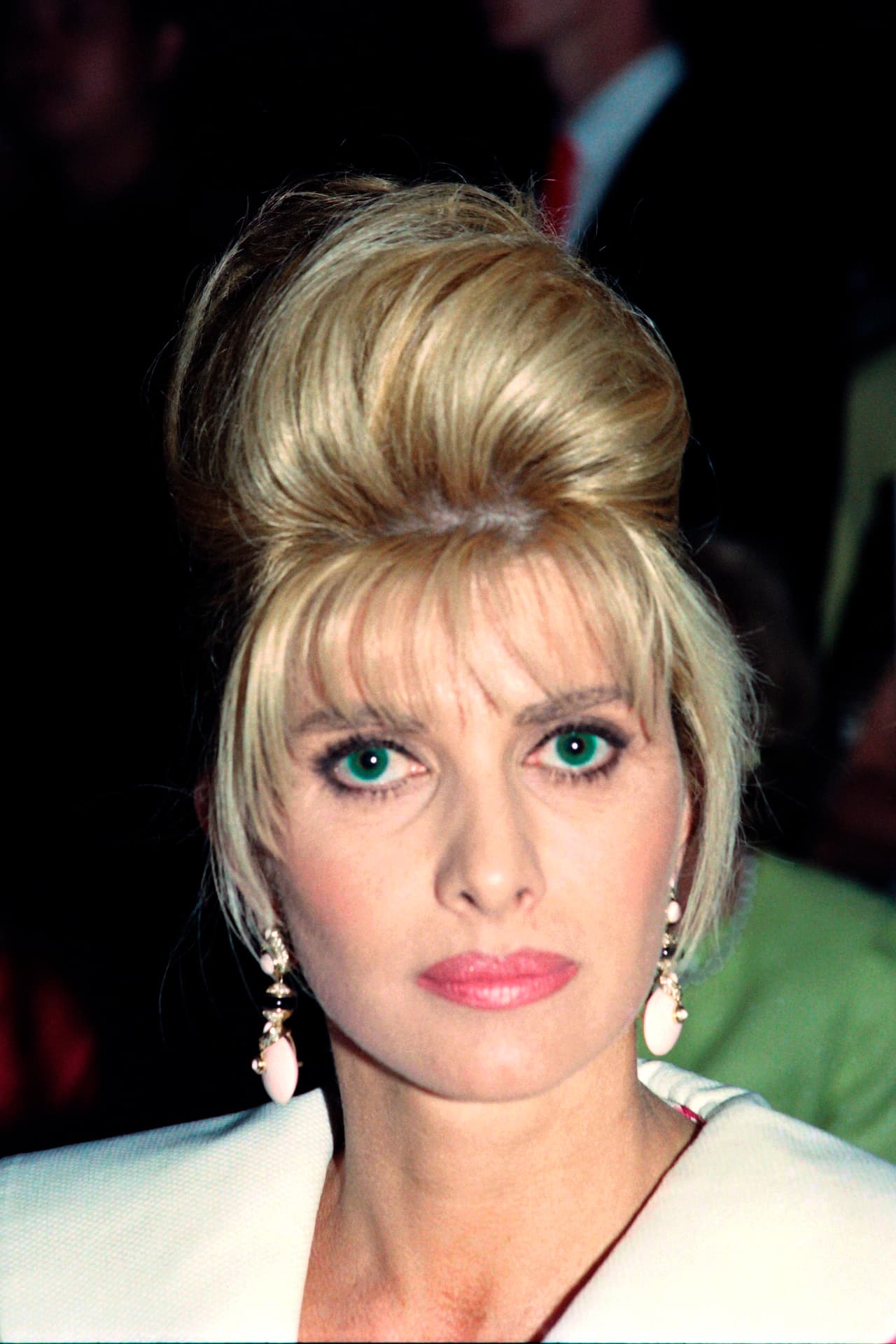 Emigró a Canadá y trabajó como instructora de esquí antes de comenzar a modelar en los 70. 
<b>En 1976, su trabajo la llevó a instalarse en Nueva York, donde conoció a Donald Trump.</b>
<br>
<br>
<br>