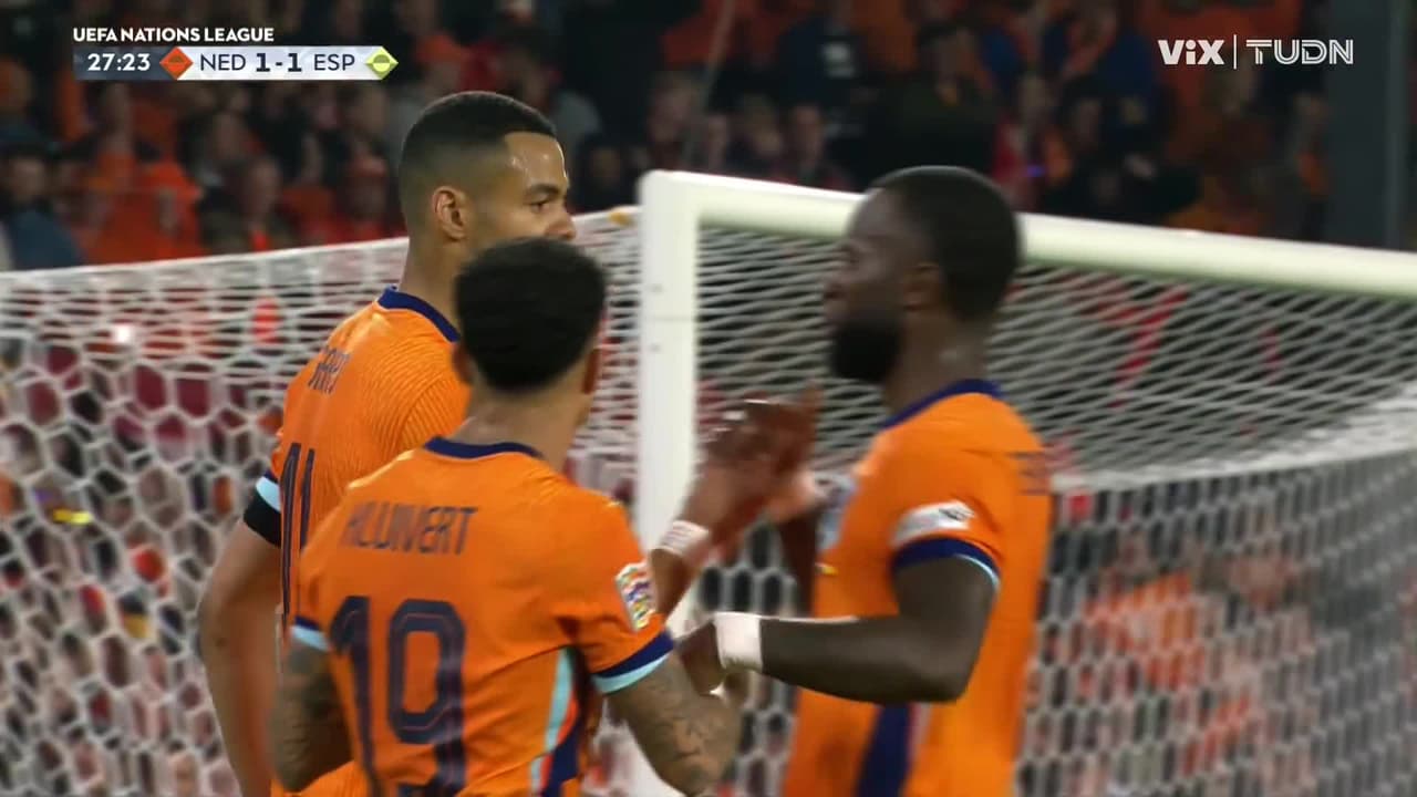 ¡Se empata el marcador! Gakpo empuja el balón al fondo de la red