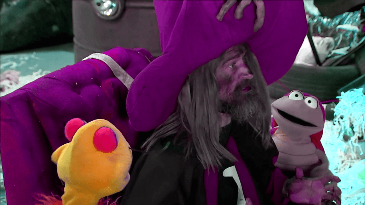 A pesar de que los años han transcurrido, la misión del villano de esta serie es la misma, dañar al medio ambiente.
<br>