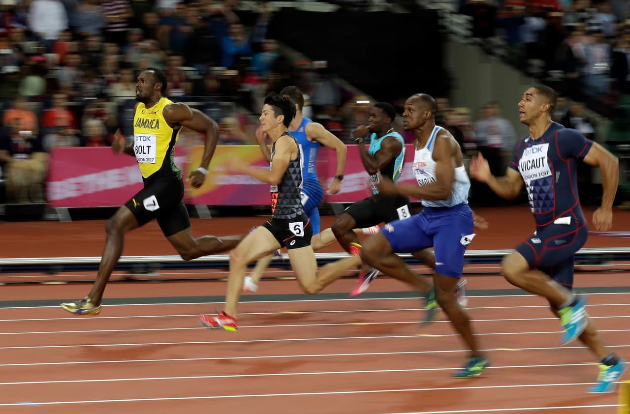 El gran ídolo del atletismo inició con una victoria en la sexta serie de 100 metros y una deslucida marca de 10.07 en Londres.