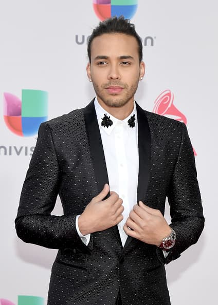 En la posición 7 aparece el cantante, compositor y productor discográfico, 
<b>Prince Royce.</b>