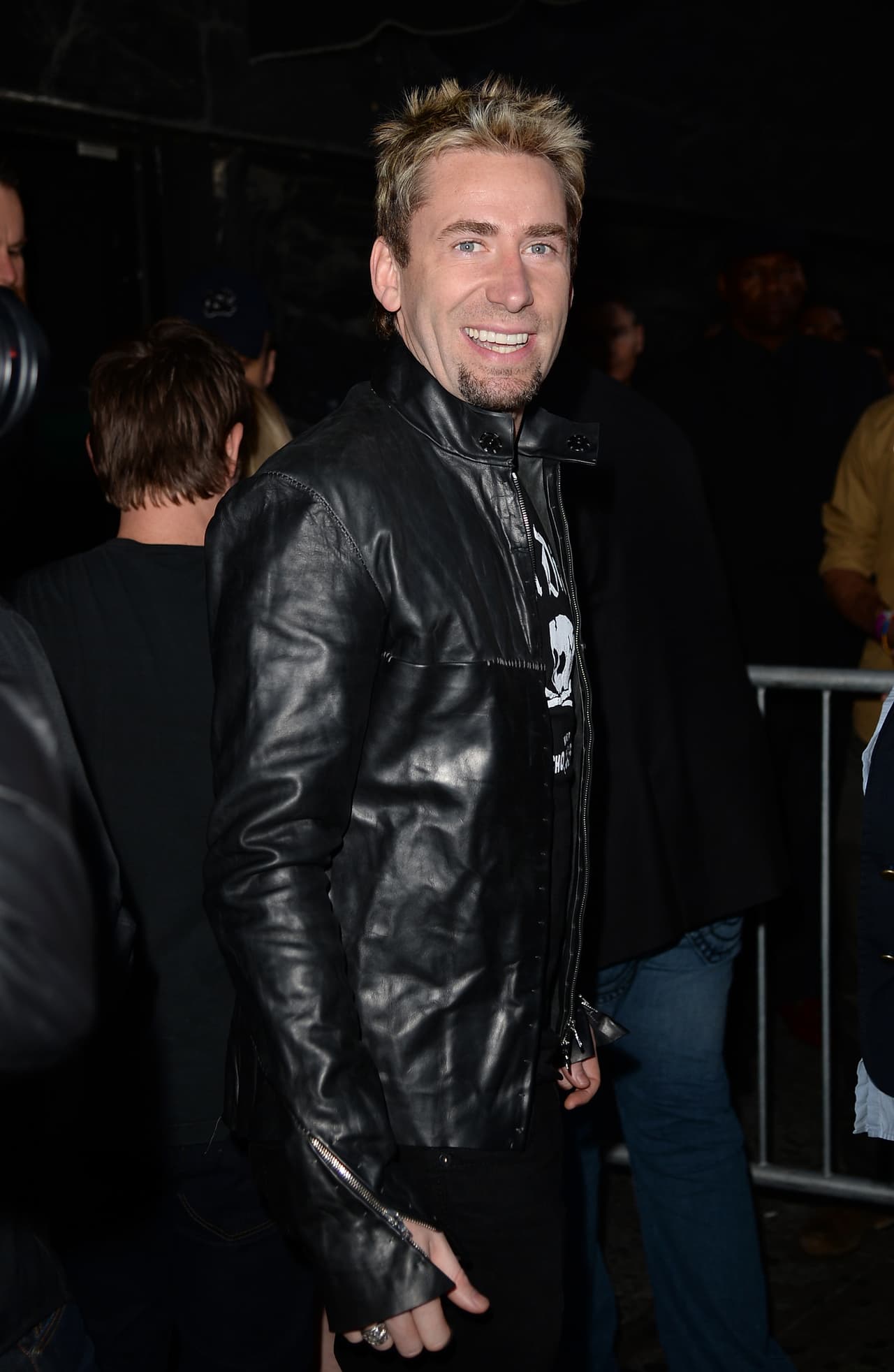 ¿Cuántos chavitos quisieran estar en el lugar de este galán?