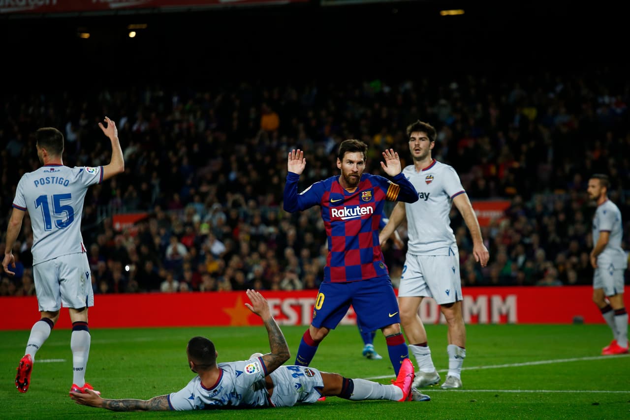 El Barcelona venció al Levante 2-1 con doblete de Ansu Fati, que consiguió un nuevo récord: el jugador más joven en marcar dos goles en los 91 años de La Liga. El Barça llegó a 46 puntos y sigue debajo del Real Madrid.