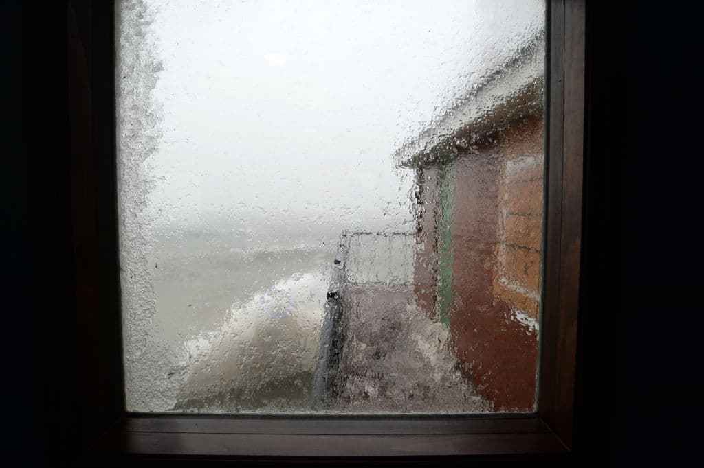 En redes sociales, habitantes de Erie y Buffalo decían que se habían quedado con “cero visibilidad”, debido a la densidad de la nieve.