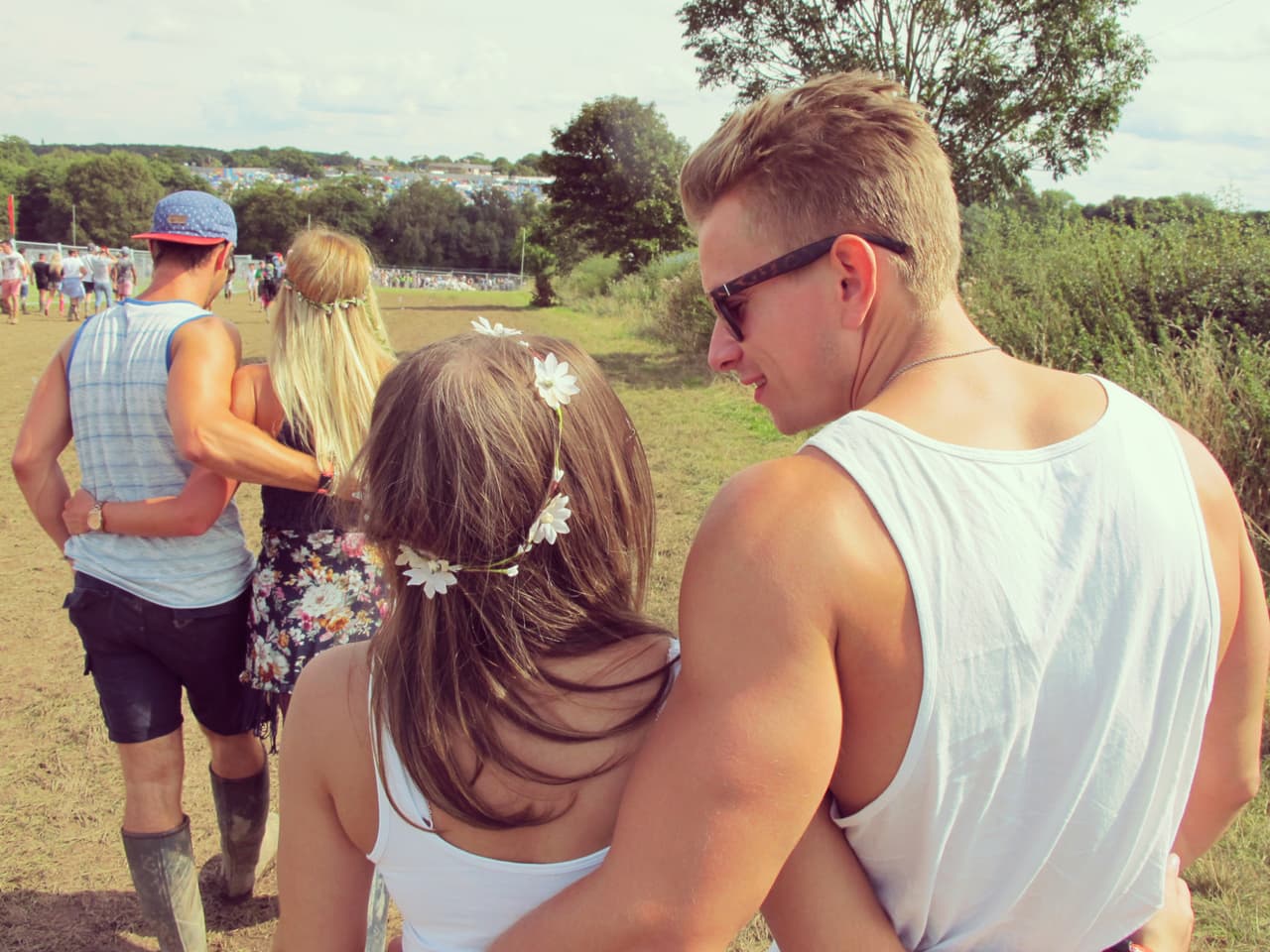 No importa de qué se trate, lo importante es que cuando participes serás visto y reconocido y al mismo tiempo verás y reconocerás a quien te interesa. Puede ser inclusive una exposición de pintura, un concierto, un baile público, en fin todo aquello que repercute en tu signo, ahora con Venus, tu regente, planeta del amor, en tránsito directo.