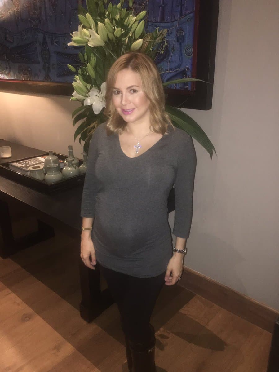 Le deseamos lo mejor a ella y su familia.